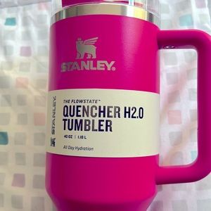 NWT 40 oz Stanley Quencher, pink camellia 🌺